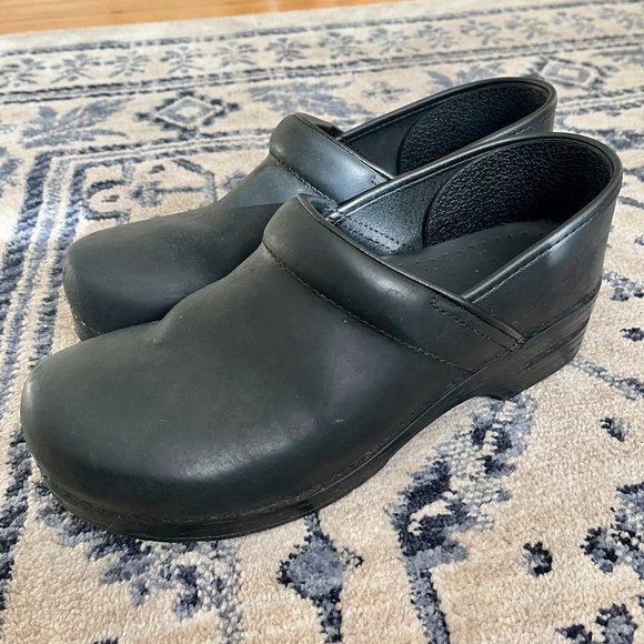 Dansko Professional Black Oiled Clog | Size 44 | Black Matte - Picture 1 of 5